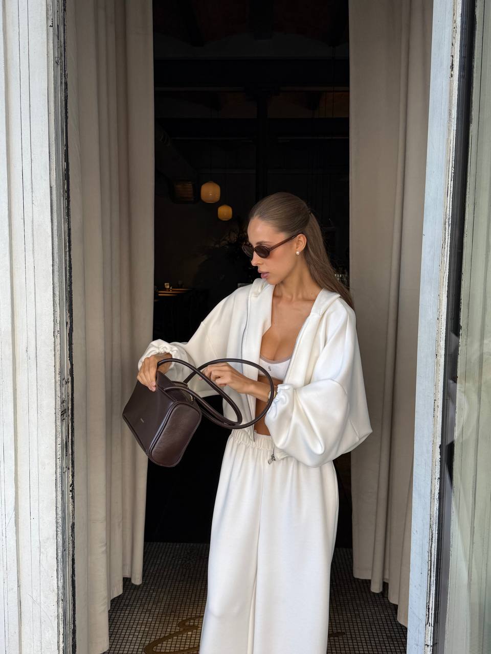 Костюм молочний