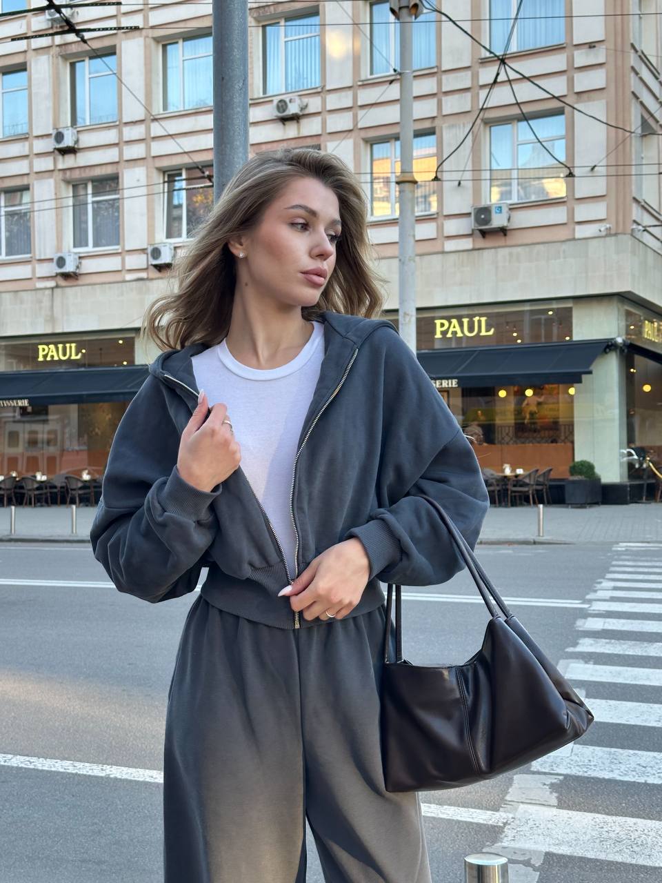 Костюм із приталеною резинкою темно-синій