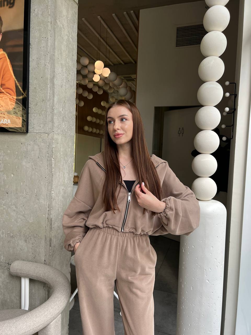 Костюм з кофтинкою на затяжках мокко