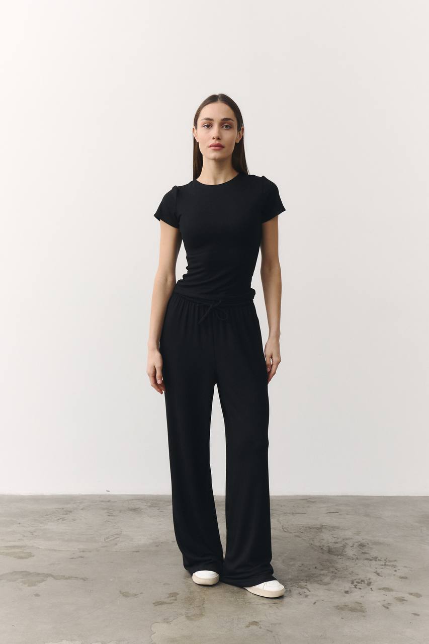 Костюм з мʼякої віскози чорний