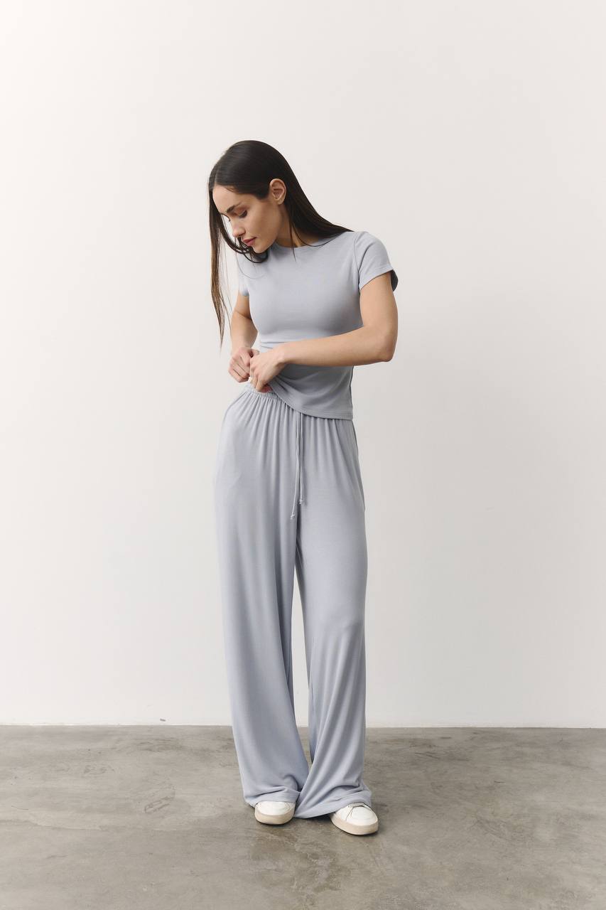 Костюм з мʼякої віскози блакитний