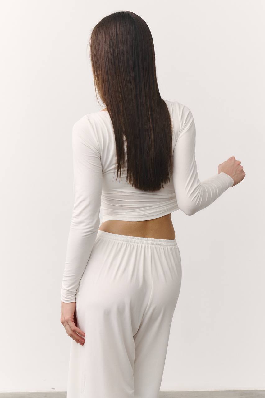 Костюм з тонкої віскози молочний