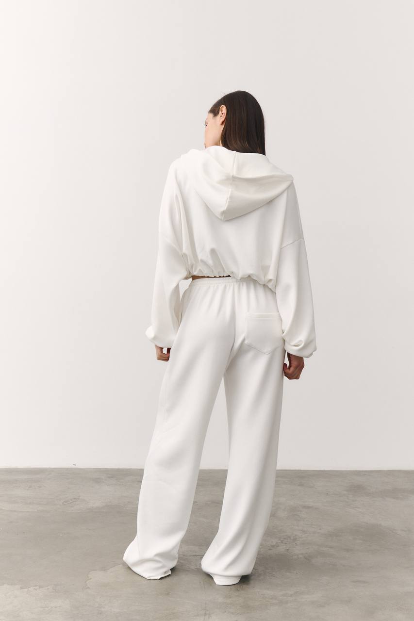 Костюм «soft touch» з кофтинкою на затяжках молочний