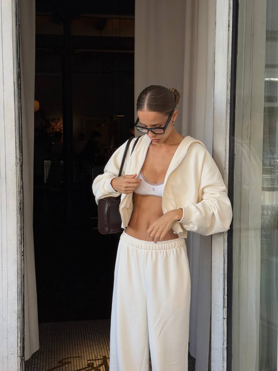 Костюм із приталеною резинкою вершкове масло