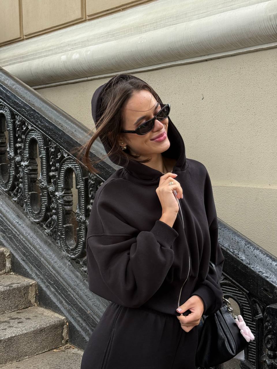 Костюм з утепленням із приталеною резинкою чорний