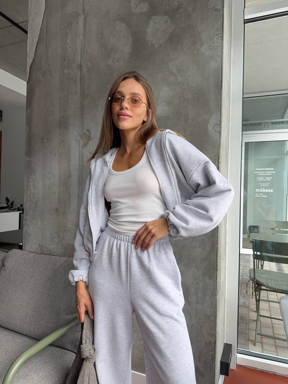 Костюм з кофтинкою на затяжках меланж