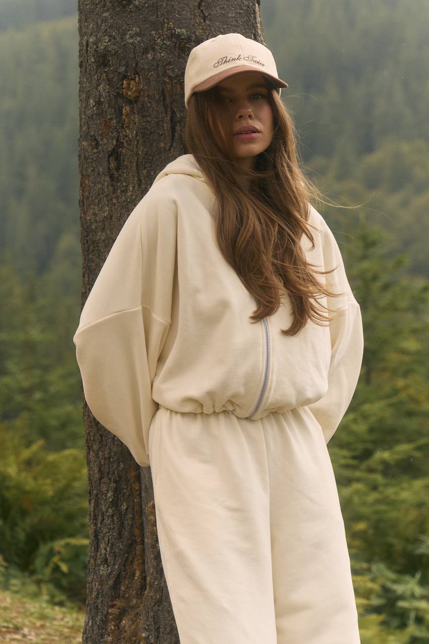 Костюм з кофтинкою на затяжках вершкове масло