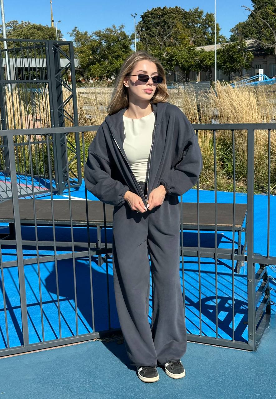 Костюм з кофтинкою на затяжках темно-синій