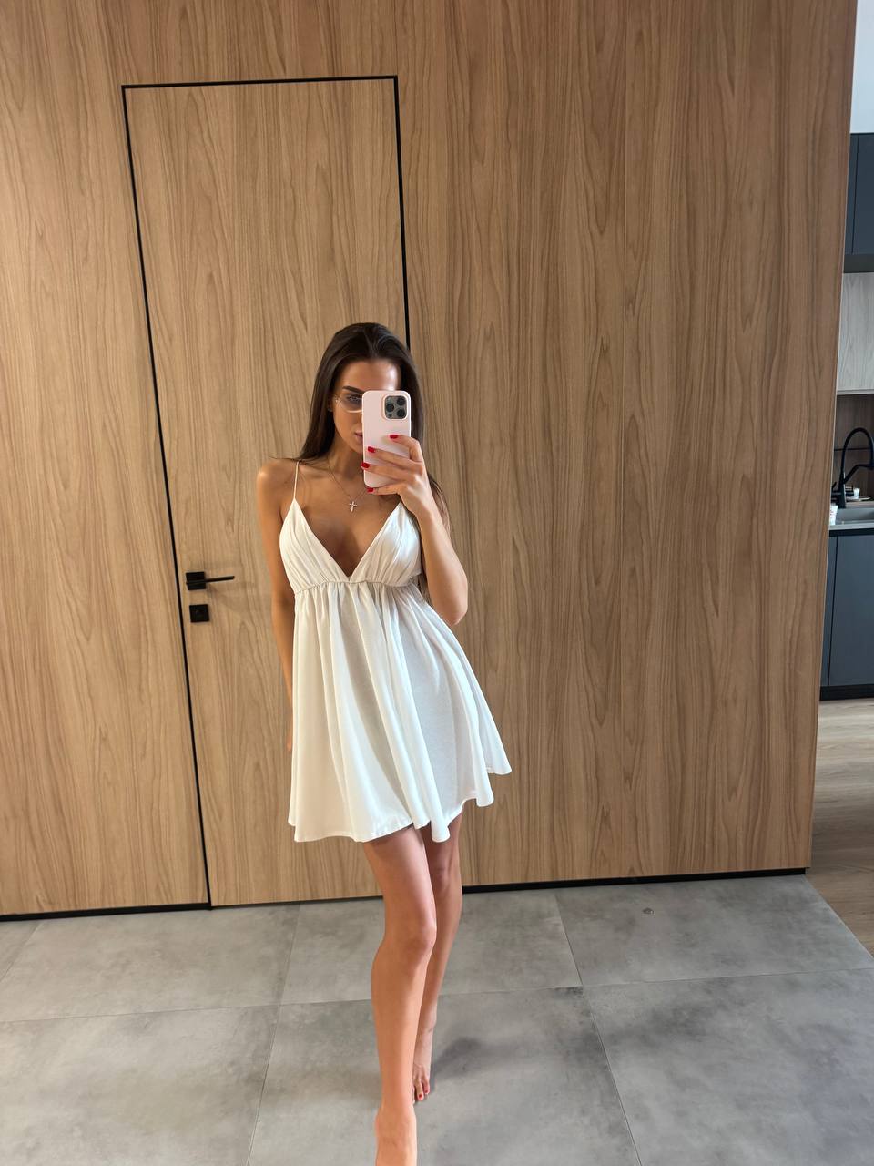 Сукня з льону молочна